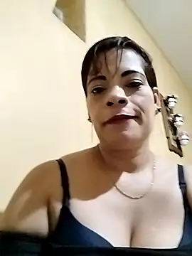 Snapshot of EscortRegina3535 chatting on 09/26/25, 06:17 EscortRegina3535 online show from 09/26/25, 06:17