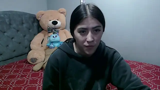 Snapshot of Gaby_foz chatting on 03/17/26, 04:17 Gaby foz online show from 03/17/26, 04:17