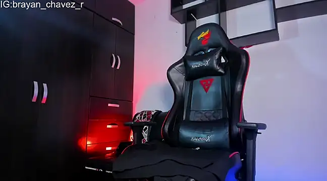 Snapshot of innsolemnia chatting on 02/13/25, 09:51 innsolemnia online show from 02/13/25, 09:51