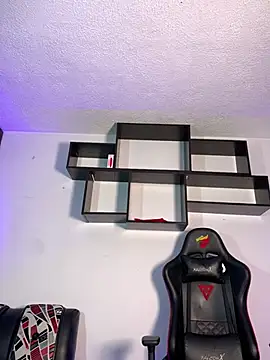 Snapshot of innsolemnia chatting on 02/18/25, 09:54 innsolemnia online show from 02/18/25, 09:54