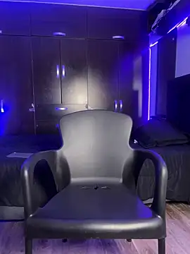 Snapshot of innsolemnia chatting on 09/12/25, 03:06 innsolemnia online show from 09/12/25, 03:06