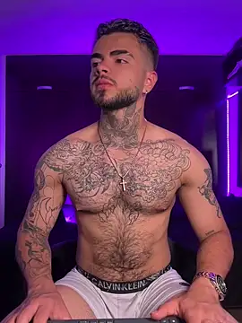 Snapshot of innsolemnia chatting on 10/08/25, 04:43 innsolemnia online show from 10/08/25, 04:43