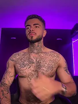 Snapshot of innsolemnia chatting on 10/15/25, 05:18 innsolemnia online show from 10/15/25, 05:18