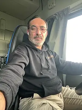 Snapshot of dzhakar chatting on 12/19/25, 12:34 dzhakar online show from 12/19/25, 12:34