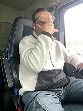 Snapshot of dzhakar chatting on 01/13/26, 11:15 dzhakar online show from 01/13/26, 11:15