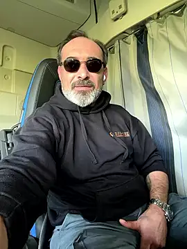 Snapshot of dzhakar chatting on 01/14/26, 11:49 dzhakar online show from 01/14/26, 11:49