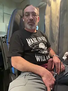 Snapshot of dzhakar chatting on 02/04/26, 12:33 dzhakar online show from 02/04/26, 12:33