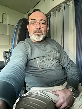 Snapshot of dzhakar chatting on 02/14/26, 09:28 dzhakar online show from 02/14/26, 09:28