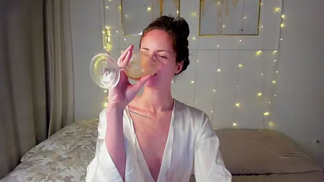 RubyAttwood online show from 12/02/25, 10:49