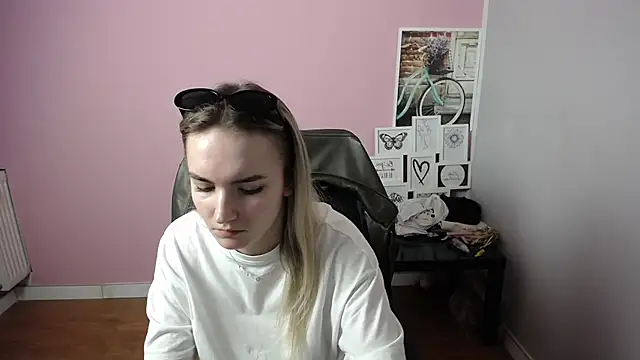 viktoria lovely online show from 03/09/25, 12:20