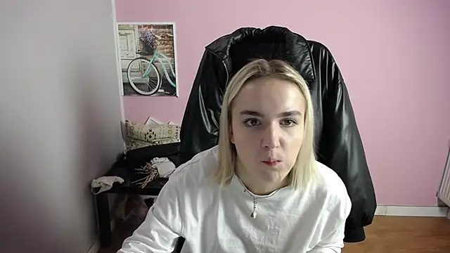 Snapshot of viktoria_lovely chatting on 04/09/26, 11:15 viktoria lovely online show from 04/09/26, 11:15