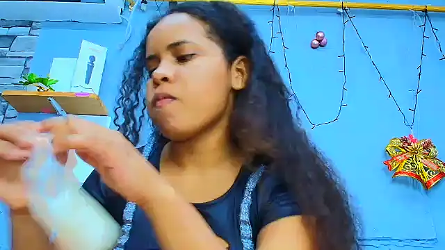 makena18 online show from 01/05/25, 01:04