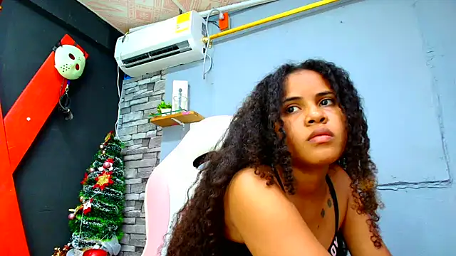 makena18 online show from 01/13/25, 12:45