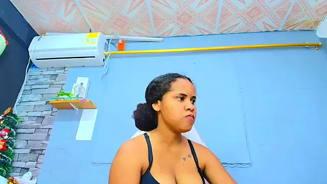 makena18 online show from 01/17/25, 12:52