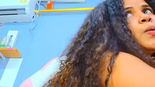 makena18 online show from 01/23/25, 01:45