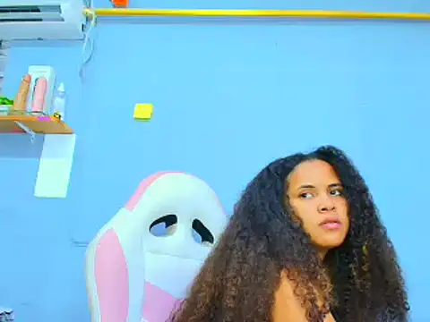 makena18 online show from 02/01/25, 12:37