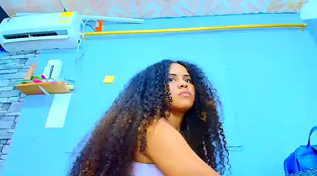 makena18 online show from 02/21/25, 04:48