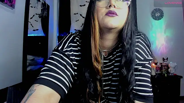 Snapshot of Nat_chubbygoth chatting on 02/12/25, 10:15 Nat chubbygoth online show from 02/12/25, 10:15