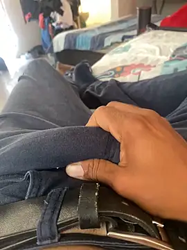 negro15cm17 online show from 02/02/25, 10:49