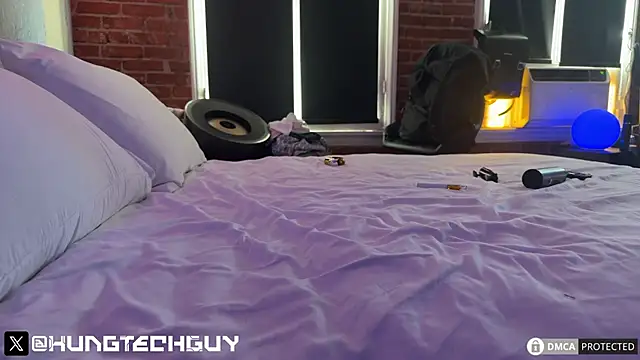 Snapshot of hungtechguy chatting on 04/15/26, 11:38 hungtechguy online show from 04/15/26, 11:38