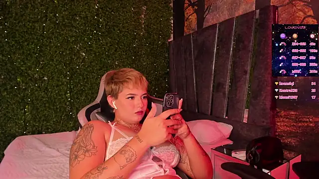 Snapshot of Ala_Rasi_ chatting on 12/01/24, 04:29 Ala Rasi online show from 12/01/24, 04:29