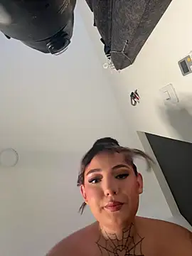 Snapshot of Ala_Rasi_ chatting on 05/18/26, 03:35 Ala Rasi online show from 05/18/26, 03:35