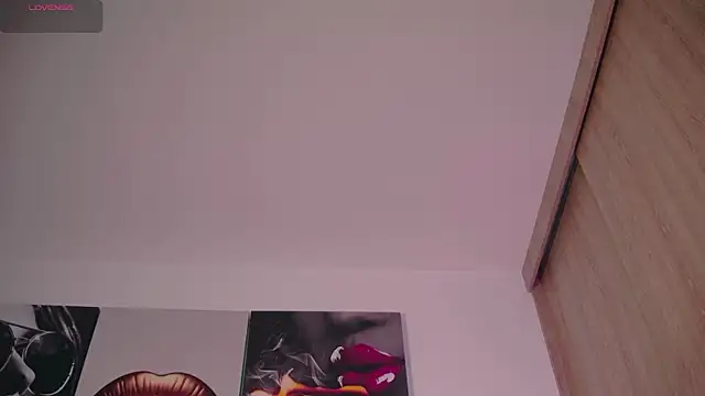 Snapshot of aidaadams chatting on 09/26/25, 11:14 aidaadams online show from 09/26/25, 11:14