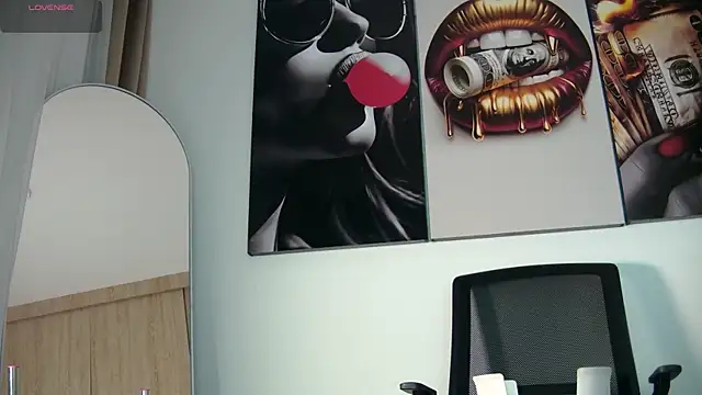 aidaadams online show from 12/18/25, 11:27