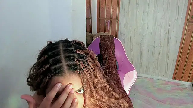 Alika01 online show from 10/25/25, 01:29