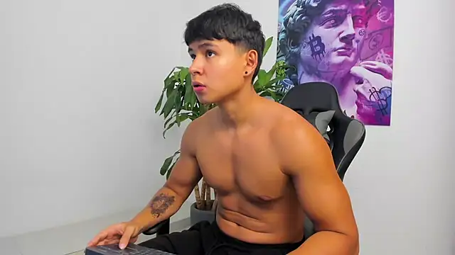 Snapshot of Bray_Kevin chatting on 12/04/24, 01:14 Bray Kevin online show from 12/04/24, 01:14