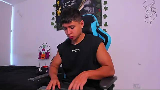 Snapshot of Bray_Kevin chatting on 01/21/25, 12:39 Bray Kevin online show from 01/21/25, 12:39