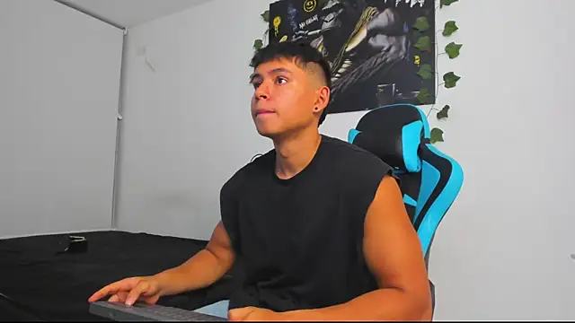 Snapshot of Bray_Kevin chatting on 01/26/25, 12:48 Bray Kevin online show from 01/26/25, 12:48