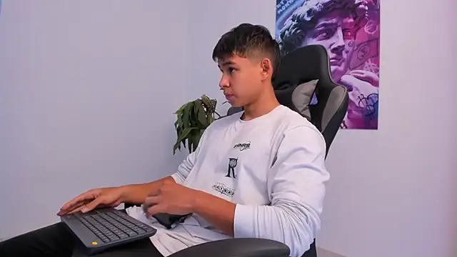 Snapshot of Bray_Kevin chatting on 02/04/25, 02:53 Bray Kevin online show from 02/04/25, 02:53