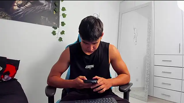 Snapshot of Bray_Kevin chatting on 02/16/25, 01:03 Bray Kevin online show from 02/16/25, 01:03