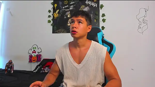 Snapshot of Bray_Kevin chatting on 02/17/25, 03:31 Bray Kevin online show from 02/17/25, 03:31