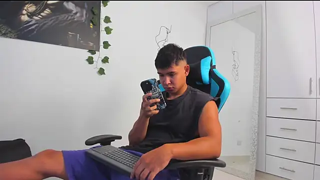 Snapshot of Bray_Kevin chatting on 02/19/25, 02:55 Bray Kevin online show from 02/19/25, 02:55