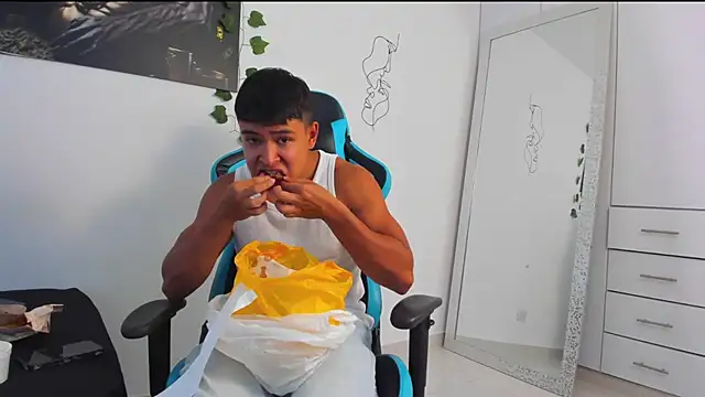 Snapshot of Bray_Kevin chatting on 03/02/25, 07:45 Bray Kevin online show from 03/02/25, 07:45