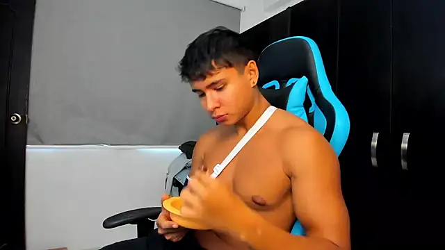 Snapshot of Bray_Kevin chatting on 10/03/25, 05:32 Bray Kevin online show from 10/03/25, 05:32