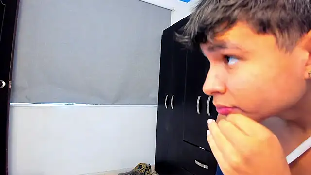 Snapshot of Bray_Kevin chatting on 10/14/25, 05:58 Bray Kevin online show from 10/14/25, 05:58