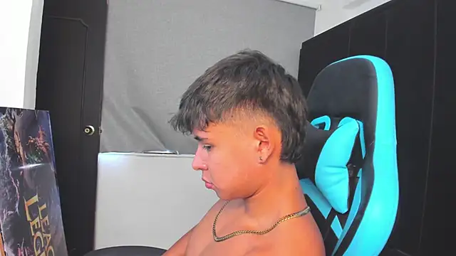 Snapshot of Bray_Kevin chatting on 11/18/25, 06:34 Bray Kevin online show from 11/18/25, 06:34