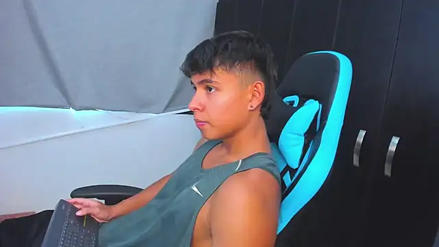 Snapshot of Bray_Kevin chatting on 11/19/25, 09:26 Bray Kevin online show from 11/19/25, 09:26