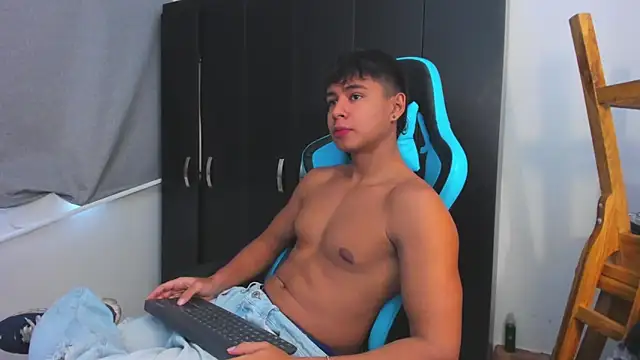 Snapshot of Bray_Kevin chatting on 11/23/25, 03:34 Bray Kevin online show from 11/23/25, 03:34