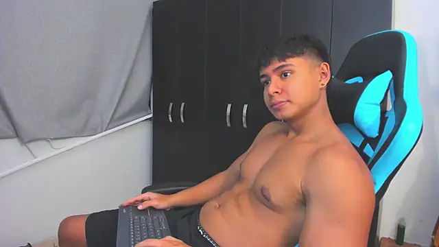 Snapshot of Bray_Kevin chatting on 12/01/25, 10:26 Bray Kevin online show from 12/01/25, 10:26