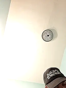 Snapshot of MrDickUdown24_7 chatting on 01/26/25, 01:20 MrDickUdown24 7 online show from 01/26/25, 01:20