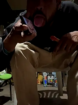 MrDickUdown24 7 online show from 11/05/25, 08:25