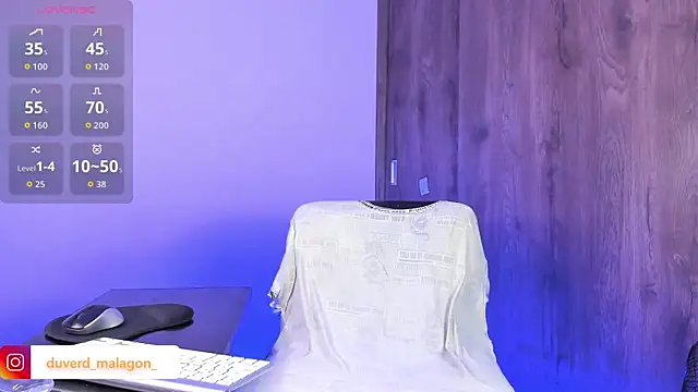 Snapshot of Demian_cute18 chatting on 10/01/25, 11:33 Demian cute18 online show from 10/01/25, 11:33