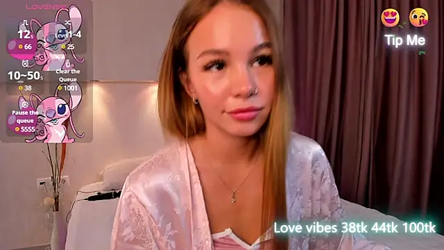 Snapshot of Tracy-Taylor chatting on 03/01/25, 11:17 Tracy-Taylor online show from 03/01/25, 11:17