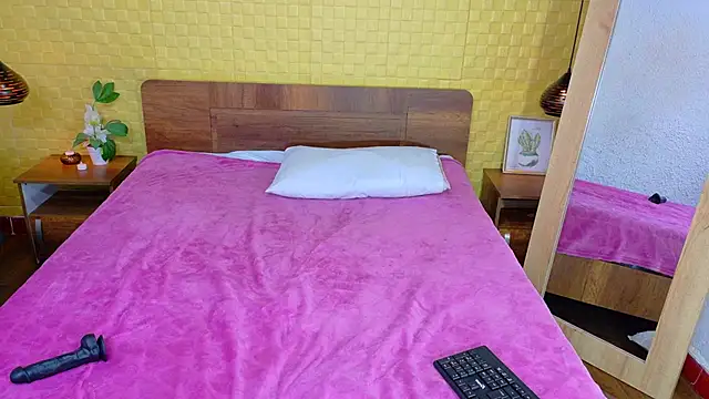 Mrs booty online show from 02/13/25, 05:44