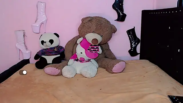 Ciinamonloren online show from 03/06/25, 03:35