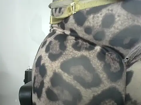 Snapshot of Brown_sexy chatting on 02/13/25, 07:03 Brown sexy online show from 02/13/25, 07:03